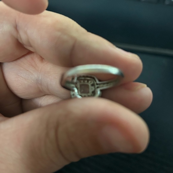 White sapphire ring - Picture 3 of 3